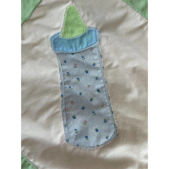 Beautiful handmade neutral baby blanket - Picture 4 of 5